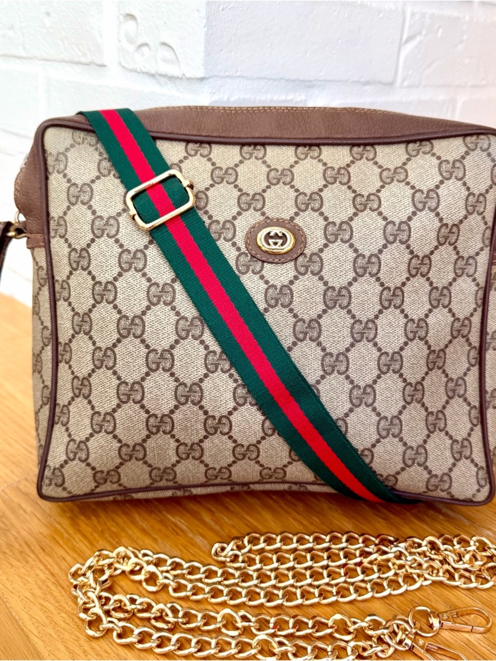 Gucci Authentic Vintage GG Supreme Clutch / Crossbody Bag